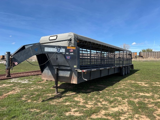 2008 36 FT NECKOVER STOCK TRAILER 6.8 WIDE... CUTS ARE 8/12/8/8 BUTTERFLY REAR GATES 16 PLY TIRES RO