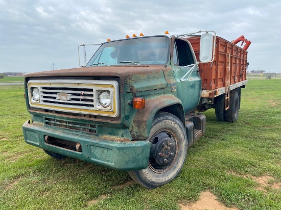 1974 CHEVY C60 GRAIN TRUCK 16 FT BED WITH WESFIELD AUGER ON THE BACK VIN CCE624V159072 SELLS WITH