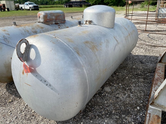 400 GALLON PROPANE TANK