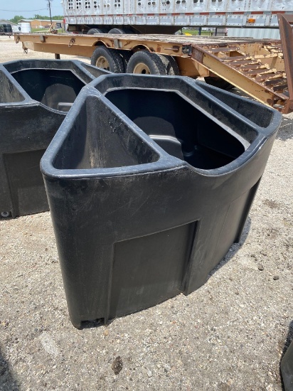 CORNER STALL FEEDER