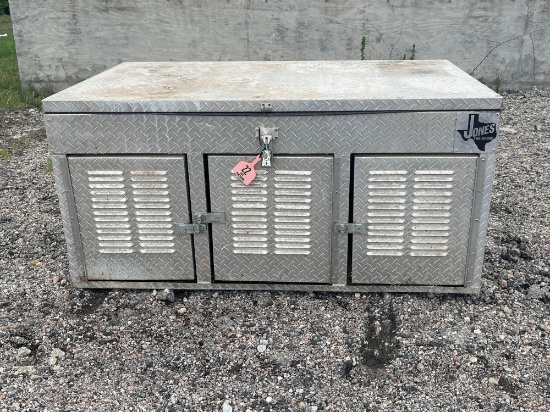 3 HOLE ALUMINUM JONES DOG BOX FOR PICKUP... WITH TOOLBOX ON TOP 5'L X 3'W