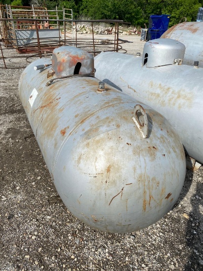 400 GALLON PROPANE TANK