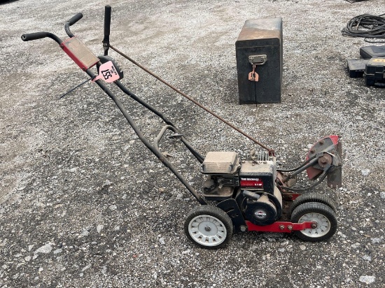 GAS POWERED EDGER... 3.5 BRIGGS & STRATON MOTOR