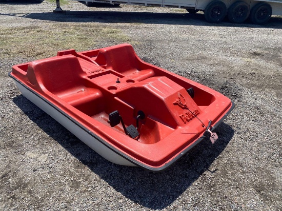 PELICAN PADDLE BOAT