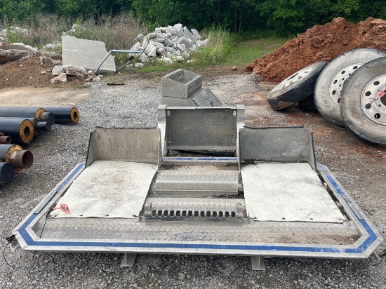 ALUMINUM HEADACHE RACK, ALUMINUM STEP WITH TOOLBOX AND ALUMINUM CATWALK FOR FRAME RAIL ALL FOR A