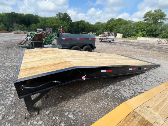 30,000 POUND LOADING DOCK HAS 3 JACKS TO LEVEL 16.5' X 8.5'W RAMP WITH 3.5' STRAIGHT DECK