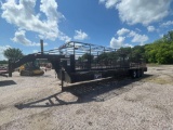 2004 32' X 6' GOOSENECK BRAND CATTLE TRAILER WITH 3 CUT GATES BUTTERFLY GATES ON THE BACK (3) 7,000