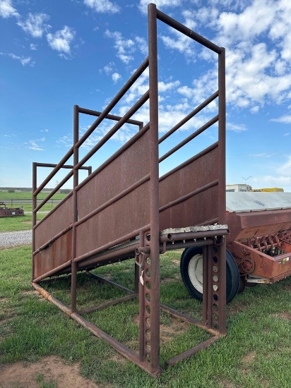 SHOP MADE ADJUSTABLE CATTLE LOADING CHUTE