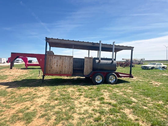 20 FT GOOSENECK TRAILER WITH SMOKERS