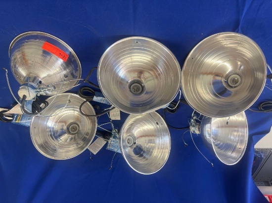 BROODER LAMP WITH CLAMP AND HOOK