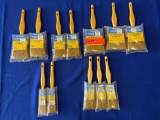 ASSORTMENT OF PAINT BRUSHES