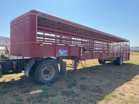 2011 RED GOOSENECK TRAILER