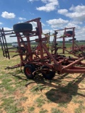 INTERNATIONAL CHISEL PLOW