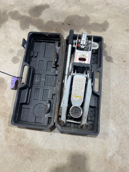 2 1/2 TON MACK FLOOR JACK