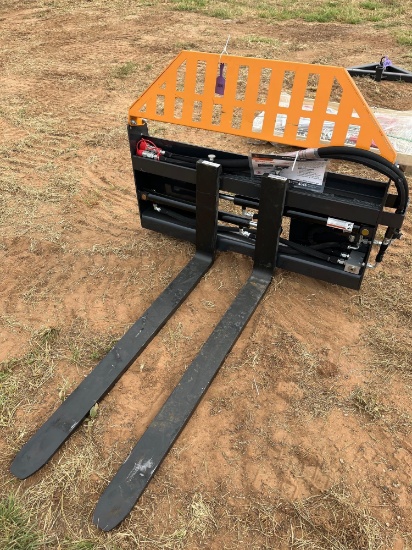 Serial No. ZWD202503125-52 Product Name Pallet Fork Hydraulic Adjustable Brand WOLVERINE Year 2025