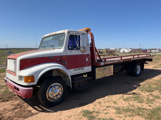 1999 International 4700 Truck, VIN # 1HTSCAAM1XH622127