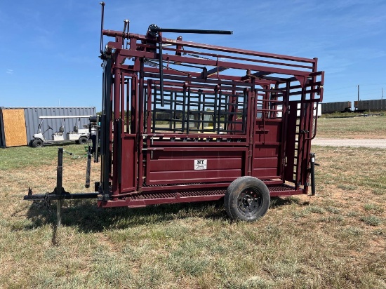 PORTABLE CHUTE PALPATION CAGE GOOD TIRES ONLY USED A COUPLE OF TIMES