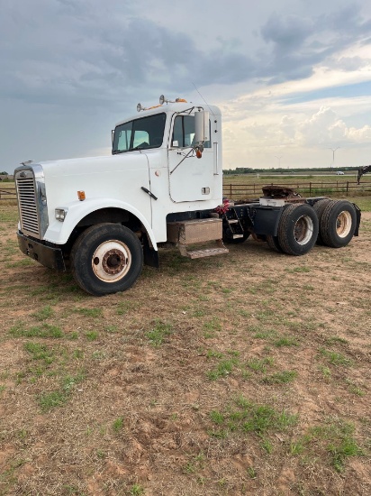 2000 Freightliner FLD120SD Truck, VIN # 1FUPFWEB1YPA56439