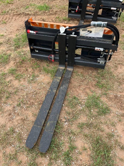 Serial No. ZWB202503125-41 Product Name Pallet Fork Hydraulic Adjustable Brand WOLVERINE Year 2025