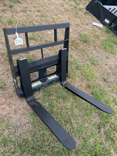 Serial No. ZWB202503125-11 Product Name Mini Pallet Fork Brand WOLVERINE Year 2025 Model