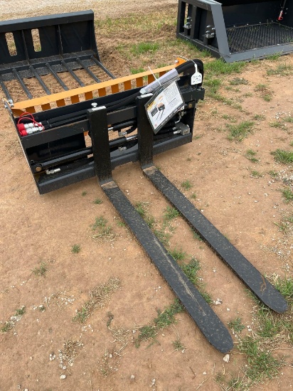 Serial No. ZWB202503125-43 Product Name Pallet Fork Hydraulic Adjustable Brand WOLVERINE Year 2025