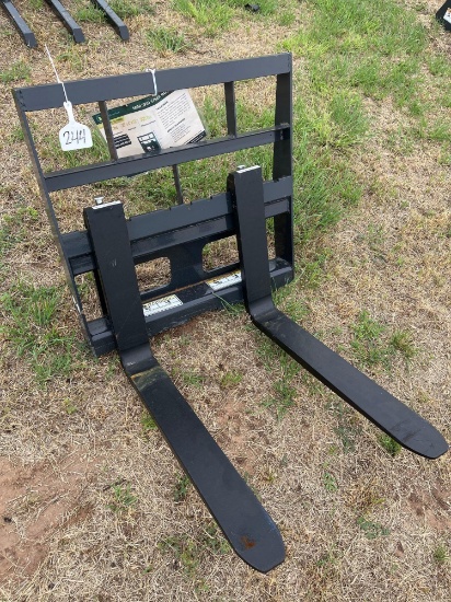 Serial No. ZWB202503125-10 Product Name Mini Pallet Fork Brand WOLVERINE Year 2025 Model