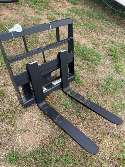 Serial No. ZWB202503125-9 Product Name Mini Pallet Fork Brand WOLVERINE Year 2025 Model MPF-11-2500G