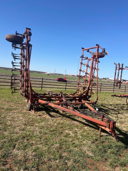 FIELD CULTIVATOR