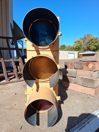VINTAGE STOP LIGHT | Art, Antiques & Collectibles | Online Auctions ...
