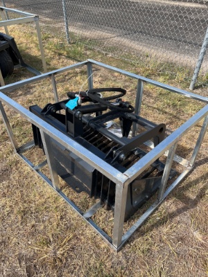 Product Name Mini Skid Steer Rock Grapple Brand LandHonor Year 2026 Model MRB-72-44W Description