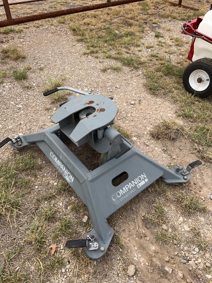 B&W 5th Wheel Hitch