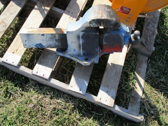 Heavy Duty Desmond 61P Bench Vise