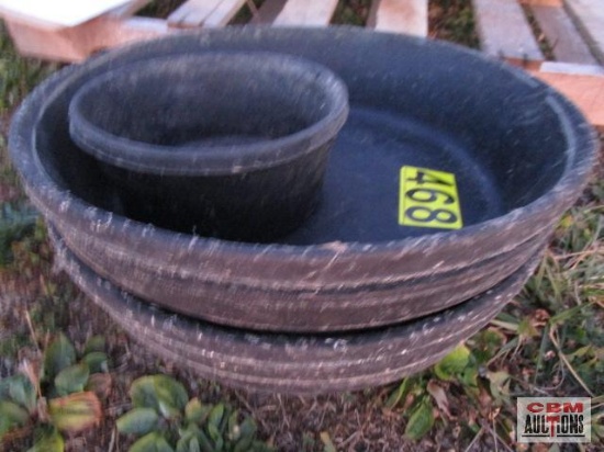 Assorted Rubber Feed Pans