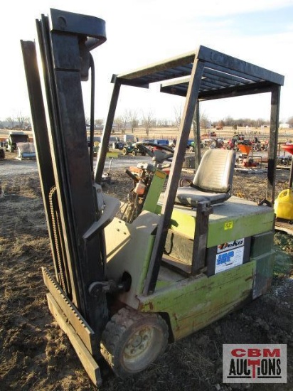 Clark TM20 3 Wheel Warehouse Fork Lift 36 Volt With Dead Batteries Has 1 Fork (BUYER RESPONSIBLE FOR