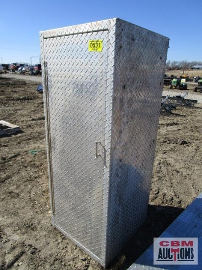 Diamond Tread Upright Toolbox 24" x 24" x 60"