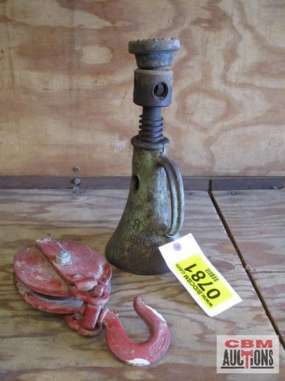 1 - 12 Ton screw jack and block & hook *B
