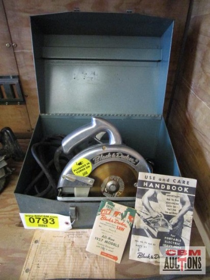 1957 Vintage Black & Decker #83 heavy duty circular...saw with steel case *B