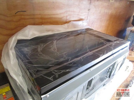 New microwave in box *B