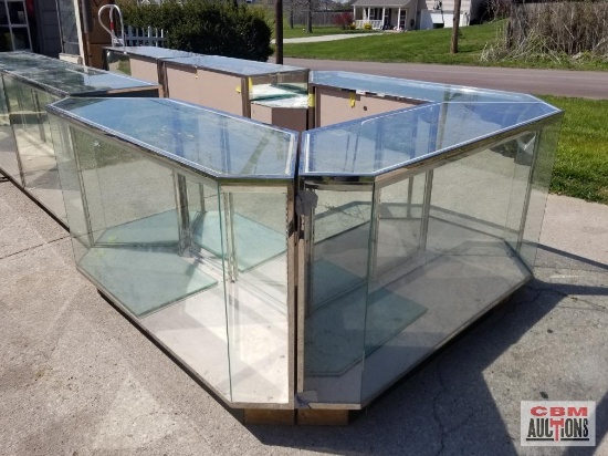 Set of 7 glass display cases BUYER RESPONSIBLE TO LOAD