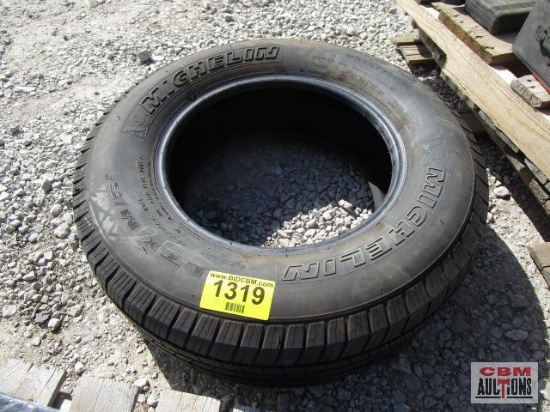 Tire P235/70R16