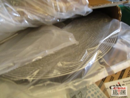 Large assortment of Case New Holland gaskets new in packages with part numbers. TOTE NOT INCLUDED