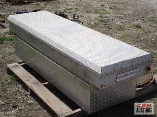 Weather Guard aluminum diamond tread crossover toolbox
