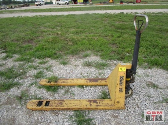 Yale #5,500 pallet jack M# MLX55, S#457 Doesn't pump up,