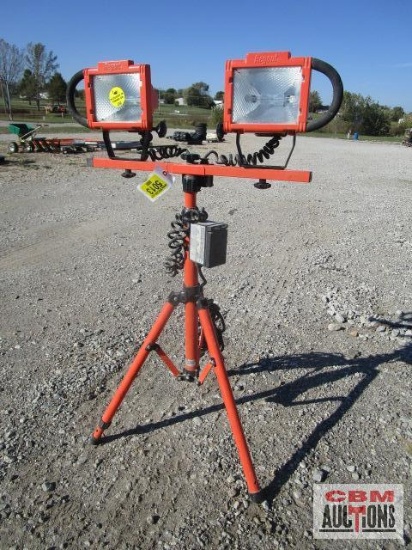 Regent dual halogen work lights on tripod stand, works