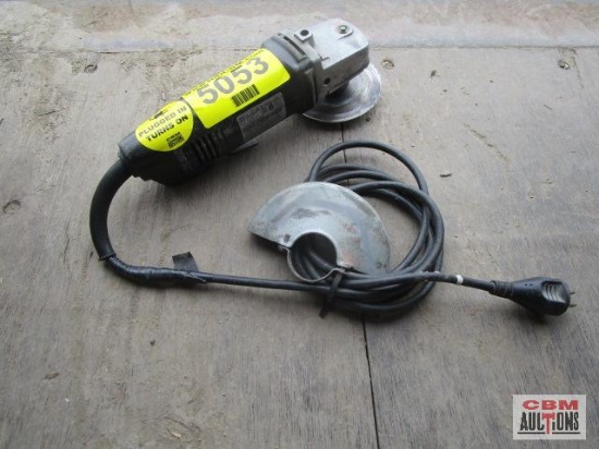Black & Decker 4 1/2" angler grinder S#393437 *D