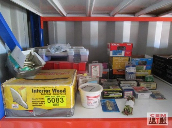 Large assortment of screws *D