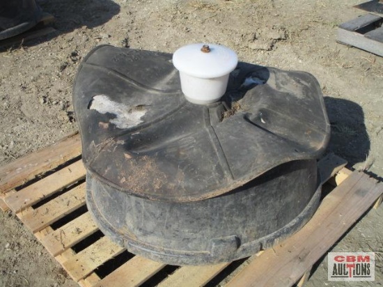Poly cattle mineral feeder 3 sections with fly control