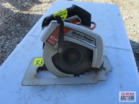 Black & Decker 7 1/4" skil...saw 1 1/2hp works *C