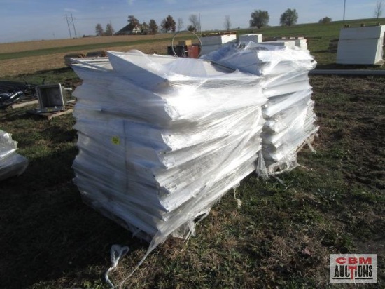 2 Pallets of fluorescent 2'x4' lights