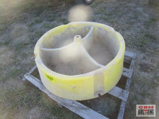 Poly yellow mineral feeder